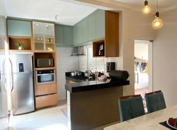 Casa · 143m² · 3 Quartos · 2 Vagas · Casa com 3 quartos sendo 1 suíte,  disponível para Venda no bairro Grand Ville em Uberlândia-MG.