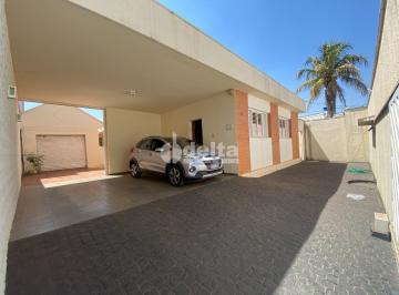 NULL · Casa residencial disponível para venda no bairro Centro em Uberlândia-MG