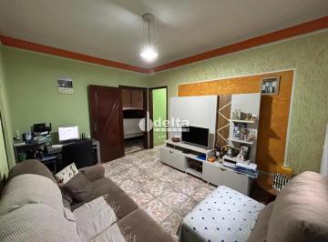 Casa · 360m² · 3 Quartos · 2 Vagas · Casa residencial- 3 quartos sendo 1 suíte- disponível para venda no bairro Nossa Senhora das Graças 