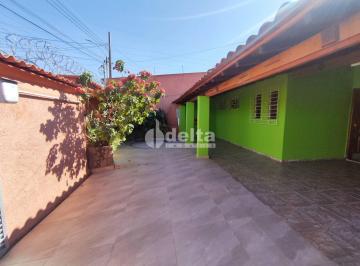 NULL · Casa residencial disponível para venda no bairro Residencial Gramado em Uberlândia-MG