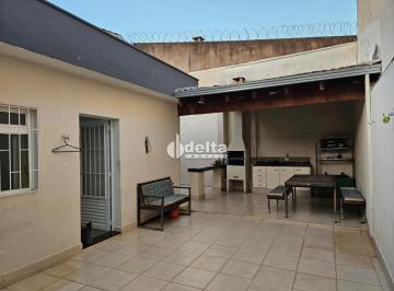 Casa · 270m² · 3 Quartos · 3 Vagas · Casa disponível para venda no bairro Martins em Uberlândia MG