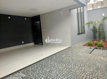 Casa · 250m² · 3 Quartos · 2 Vagas · Casa disponível para venda no bairro Laranjeiras em Uberlândia MG