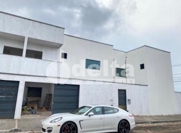 NULL · Casa residencial disponível para venda no bairro Santa Mônica em Uberlândia-MG