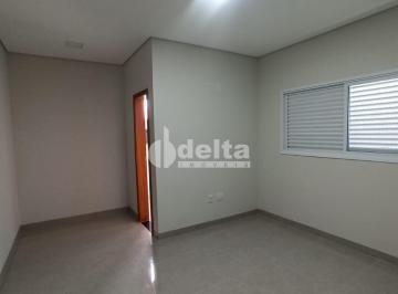 NULL · Casa residencial disponível para venda no bairro Laranjeiras em Uberlândia-MG
