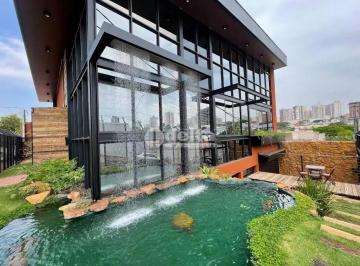 Comercial · 800m² · 15 Vagas · Prédio comercial disponível para locação no bairro Saraiva em Uberlândia-MG.