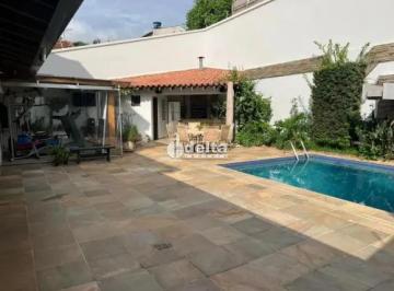 Casa · 540m² · 4 Quartos · 4 Vagas · Casa disponível para venda no bairro Saraiva em Uberlândia MG