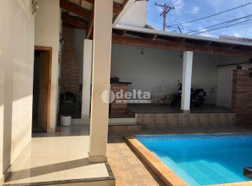 NULL · Casa residencial disponível para venda no bairro Vigilato Pereira em Uberlândia-MG