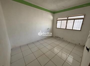 Casa · 330m² · 2 Quartos · 5 Vagas · Casa disponível para venda no bairro Jardim das Palmeiras em Uberlândia-MG