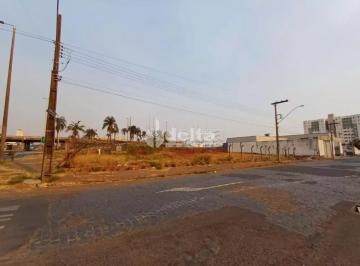 Comercial · 2651m² · Terreno disponível para venda no bairro Marta Helena em Uberlândia-MG.