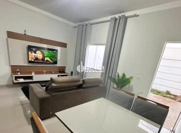 Casa · 100m² · 2 Quartos · 2 Vagas · Casa geminada disponível para venda no bairro Jardim Holanda em Uberlândia MG