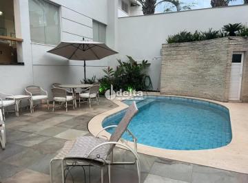 Casa · 381m² · 3 Quartos · 3 Vagas · Casa 3 quartos residencial disponível para venda no bairro Altamira em Uberlândia MG