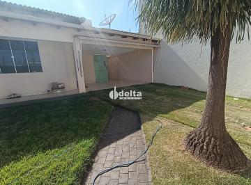 Casa · 400m² · 4 Quartos · 2 Vagas · Casa disponível para locação ou venda no bairro Brasil em Uberlândia MG