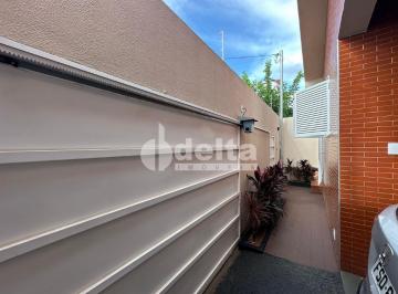 NULL · Casa residencial disponível para locação e venda no bairro Fundinho em Uberlândia-MG