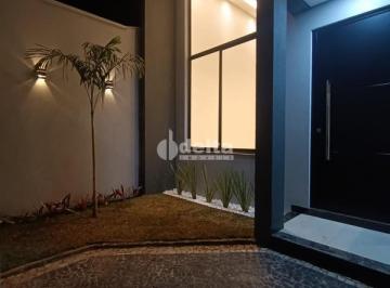 NULL · Casa residencial disponível para venda no bairro Bosque dos Buritis em Uberlândia-MG