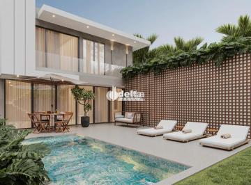Casa · 360m² · 4 Quartos · 4 Vagas · Casa no condomínio Varanda Sul disponível para venda em Uberlândia-MG
