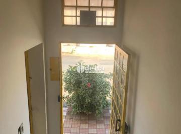 Casa · 360m² · 3 Quartos · 3 Vagas · Casa residencial com 3 quartos sendo 1 suíte disponível para venda no bairro Segismundo Pereira em U