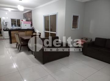 NULL · Casa com 3 quartos sendo 1 suíte disponível para venda no bairro Jardim Holanda