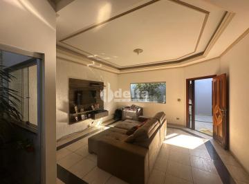 NULL · Casa residencial disponível para venda no bairro Carajás em Uberlândia-MG