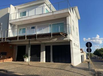 Casa · 250m² · 3 Quartos · 2 Vagas · Casa residencial disponível para venda no bairro Laranjeiras em Uberlândia-MG