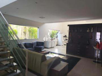 Casa · 384m² · 3 Quartos · 3 Vagas · Casa disponível para venda no bairro Morada da Colina em Uberlândia MG