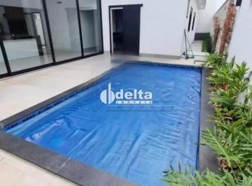 Casa · 360m² · 3 Quartos · 2 Vagas · Casa no condomínio Splendido disponível para venda em Uberlândia-MG
