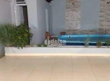 NULL · Casa residencial disponível para venda no bairro Pampulha em Uberlândia-MG