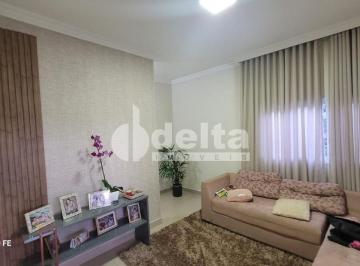 NULL · Casa residencial disponível para venda no bairro Laranjeiras em Uberlândia-MG