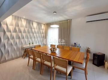 Apartamento · 198m² · 4 Quartos · 4 Vagas · Cobertura com 4 quartos sendo 2 suítes disponível para venda no bairro Brasil em Uberlândia - MG.