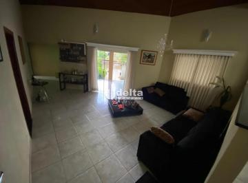 Casa · 800m² · 3 Quartos · 1 Vaga · Casa disponível para venda no bairro Tubalina em Uberlândia-MG