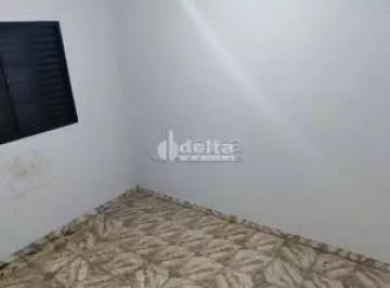 Casa · 300m² · 2 Quartos · 1 Vaga · Casa residencial disponível para venda no bairro Pampulha em Uberlândia-MG