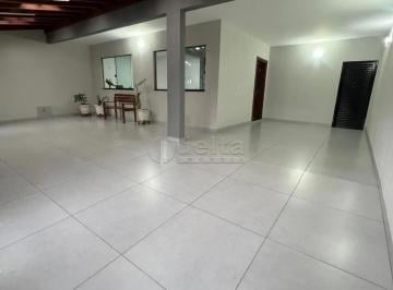Casa · 250m² · 3 Quartos · 2 Vagas · Casa com 3 quartos sendo 1 suíte disponível para venda no bairro Jardim Patrícia em Uberlândia MG