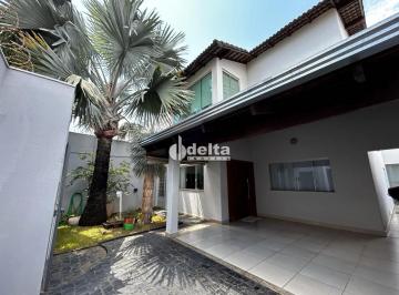 Casa · 300m² · 3 Quartos · 3 Vagas · Casa disponível para venda no bairro Pampulha em Uberlândia - MG