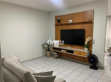 Casa · 360m² · 3 Quartos · 2 Vagas · Casa disponível para venda no bairro Santa Mônica em Uberlândia MG