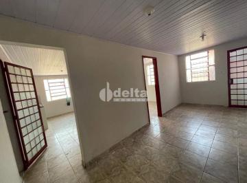 NULL · Casa residencial disponível para venda no bairro Luizote de Freitas em Uberlândia-MG