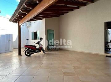 NULL · Casa com 3 quartos sendo 1 suíte, disponível para venda no bairro Alto Umuarama
