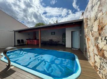Casa · 252m² · 2 Quartos · 2 Vagas · Casa residencial  disponível para venda no bairro Jardim Brasília em Uberlândia-MG
