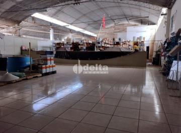 NULL · Galpão disponível para venda no bairro Daniel Fonseca em Uberlândia-MG