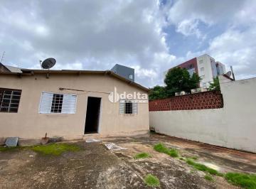 Comercial · 400m² · Casa residencial disponível para venda no bairro Umuarama em Uberlândia-MG