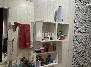 NULL · Casa Residencial disponível para venda no bairro Shopping Park em Uberlândia-MG