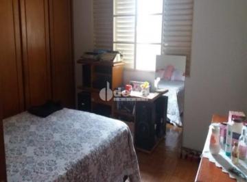 NULL · Casa residencial disponível para venda no bairro Santa Mônica em Uberlândia-MG