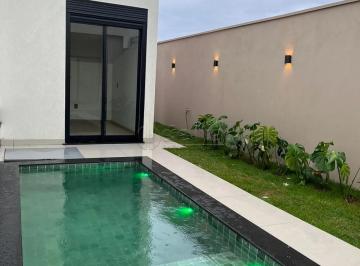 Casa · 250m² · 3 Quartos · 2 Vagas · Casa no condomínio Raros Alto Umuarama disponível para venda em Uberlândia-MG