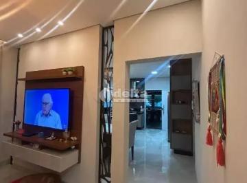 Casa · 360m² · 3 Quartos · 3 Vagas · Casa residencial com 3 quartos sendo 1 suíte disponível para venda no bairro Jardim Sul em Uberlândi