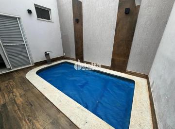 Casa · 250m² · 3 Quartos · 4 Vagas · Casa disponível para venda no bairro Bosque dos Buritis em Uberlândia MG