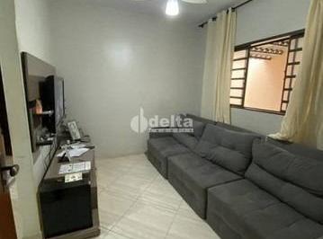 NULL · Casa residencial disponível para venda no bairro Luizote de freitas em Uberlândia MG