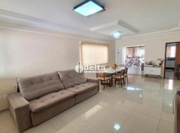 Casa · 250m² · 3 Quartos · 3 Vagas · Casa com 3 quarto sendo 1 suíte disponível para venda no bairro Jardim Europa em Uberlândia MG
