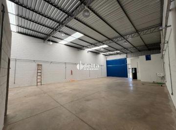 Comercial · 278m² · 3 Vagas · Galpão disponível para locação e venda no bairro Dona Zulmira em Uberlândia-MG.