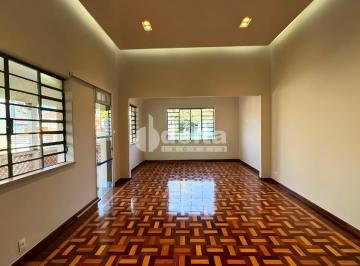 NULL · Casa Comercial disponível para locação e venda no bairro Centro em Uberlândia-MG