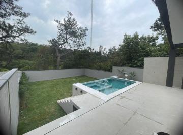 Casa de 3 quartos, Cotia · Casa á venda Cotia 1 km do rodoanel 167 m² 3 suítes, piscina 4 vagas de garagem