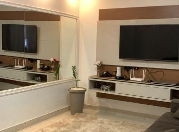 Casa de 4 quartos, Santa Maria · EXCELENTE CASA COM 4 QUARTOS, COM PORCELANATO. ACEITA FINANCIAMENTO.