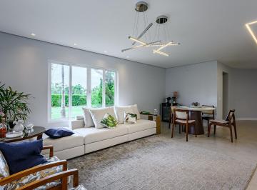 Casa de 4 quartos, Brasília · Sobrado Reformado, Alto Padrão, 4Qts + Escritório, DCE, Lote 2.500m2